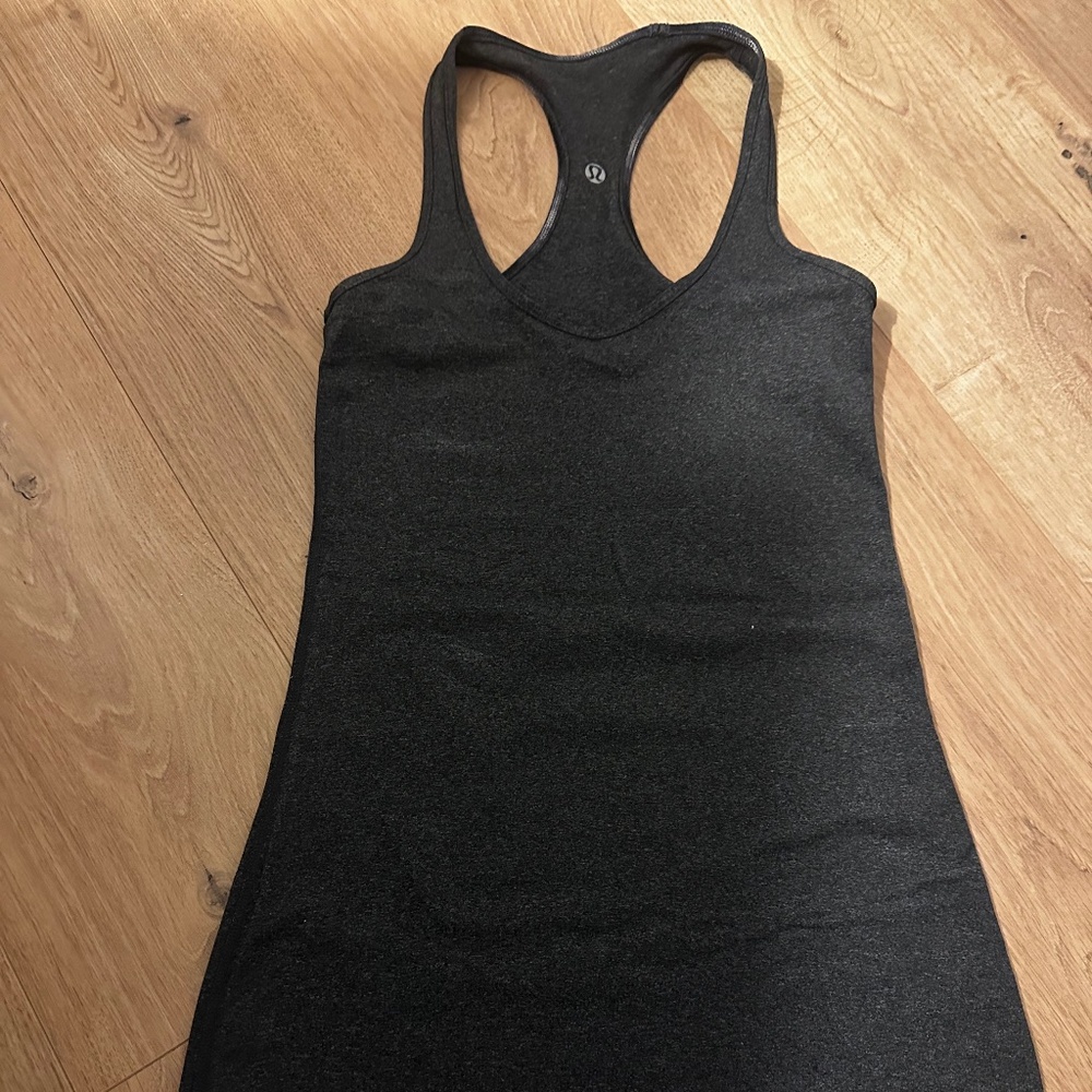 Lululemon tank